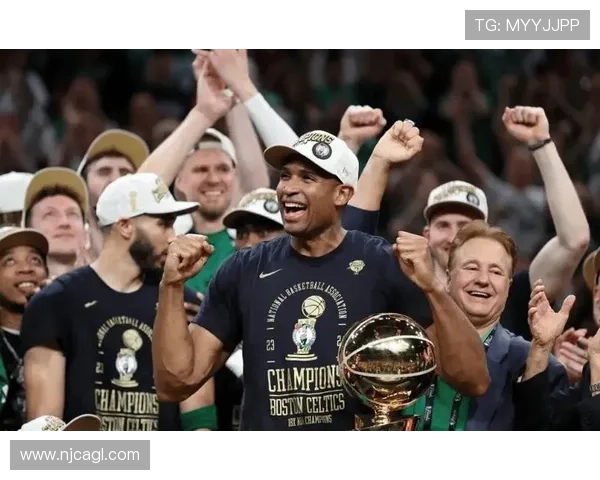 绿军深情致敬霍福德感谢你在场上场下的无私奉献与领导力